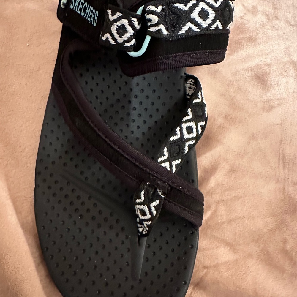 NWT Skechers 11M - Picture 7 of 9
